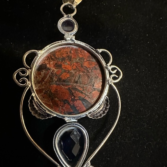Red Jasper & Amethyst Pendant Necklace on Sterling Silver Chain - Picture 3 of 7